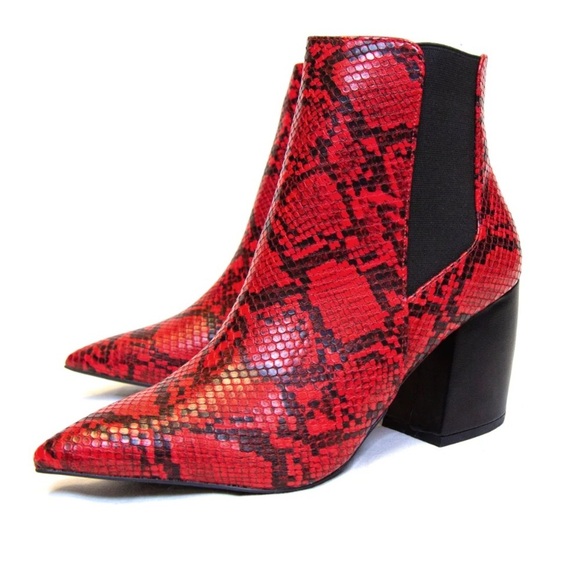 QUPID Red Hot Snakeskin Chunky 2.5” Heel Ankle Boots Size 8.5 Fireside Footwear - Picture 7 of 16